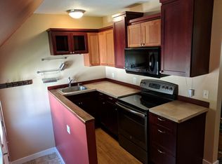 724 9th St #2, Hudson, WI 54016