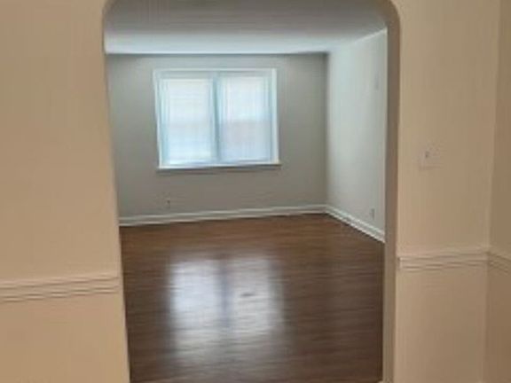 3rd image of 222 Pilgrim Ln