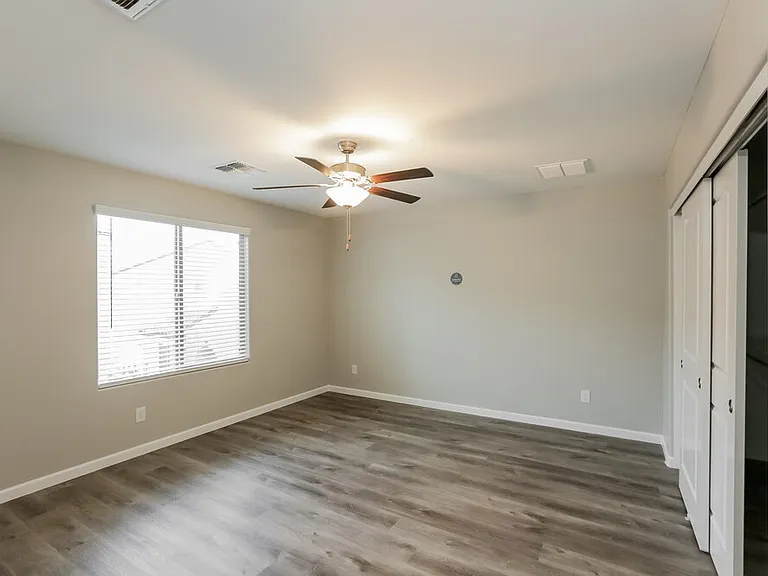 8039 W Agora Ln — Photo 10