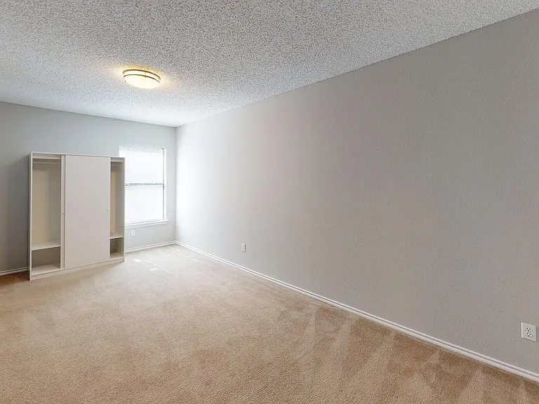 7900 Bramble Bush Dr — Photo 15