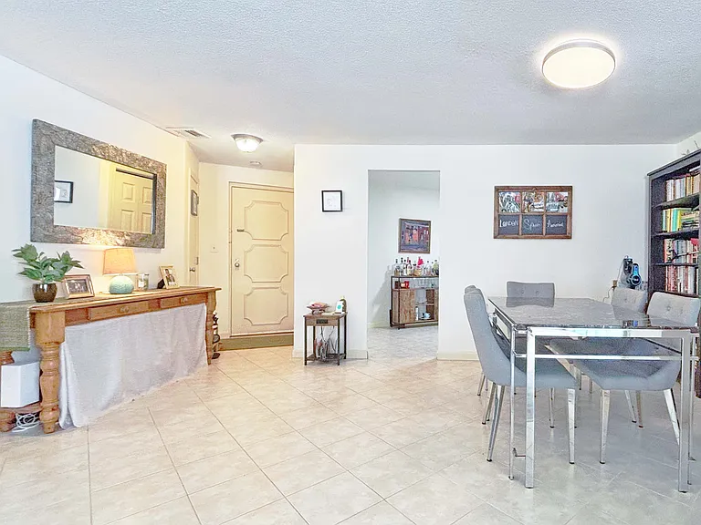 296 Lynn Shore Dr #104 — Photo 15