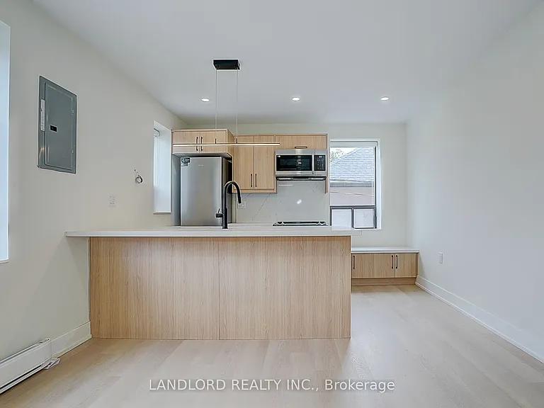 240 Durie St #201 — Photo 9