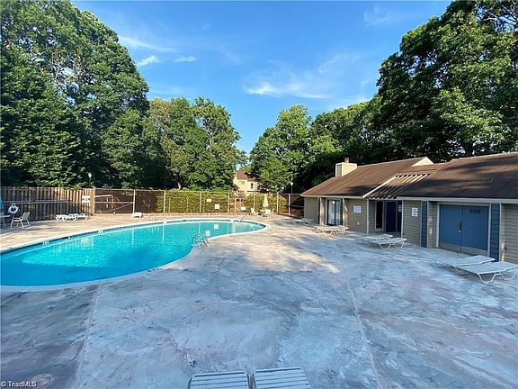 2nd image of 301 Village Ln Unit G