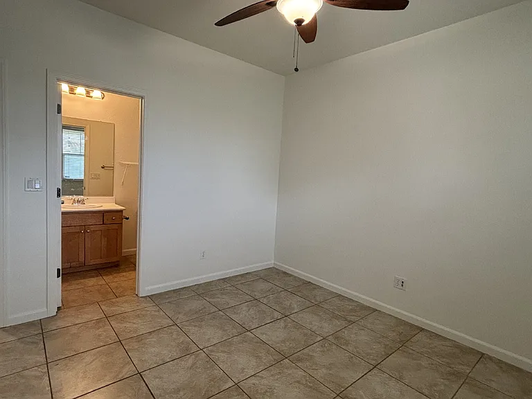 2405 El Vaquero Dr — Photo 4