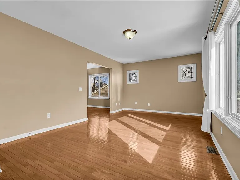 1407 E Forteen Mile Rd #2 — Photo 8