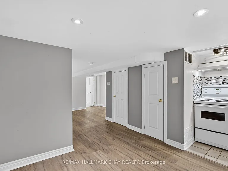 45 Caledonia Rd #LOWER — Photo 10