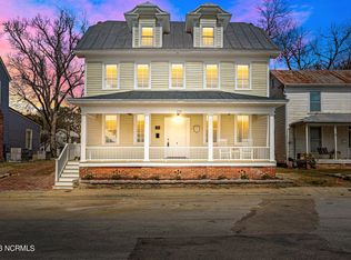 220 E Water St, Washington, NC 27889