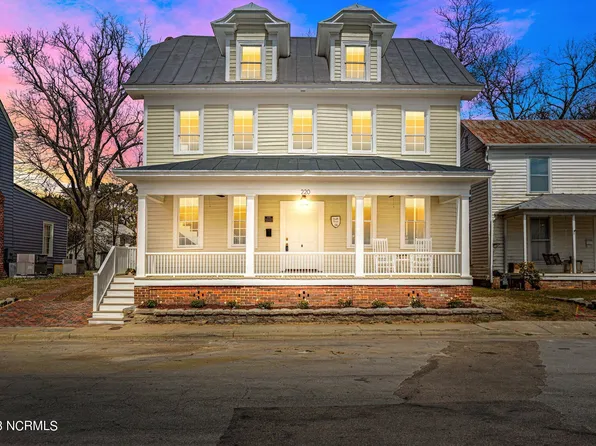 220 E Water Street, Washington, NC 27889
