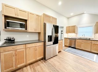 128 Kancamagus Hwy, Conway, NH 03818