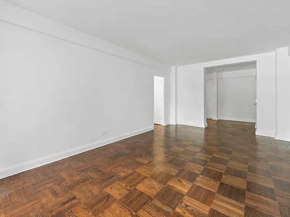 40 Park Avenue image 2 of 18