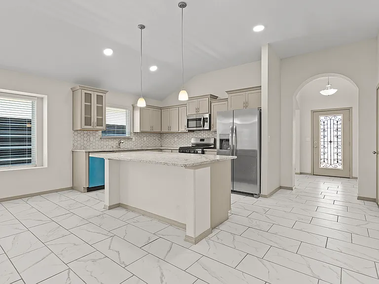 Central Island in kitchen