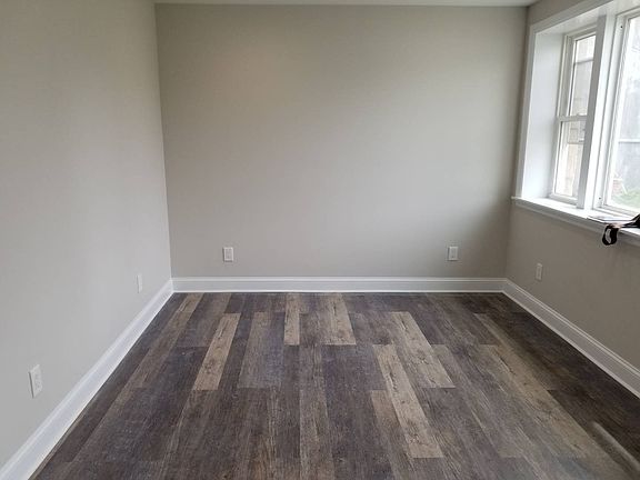 2nd image of 416 City Island Ave