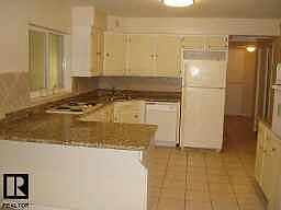 4th image of 235 23rd Ave S