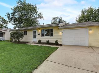 404 Concord Dr, Streamwood, IL 60107
