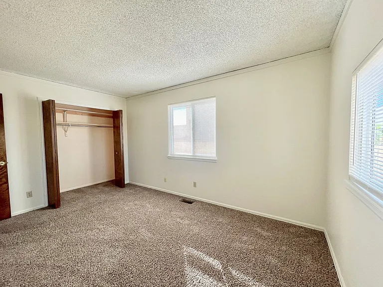 2110 Ambleside Dr — Photo 20