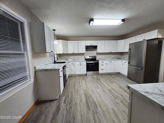 4th image of 1271 S Plum Ln