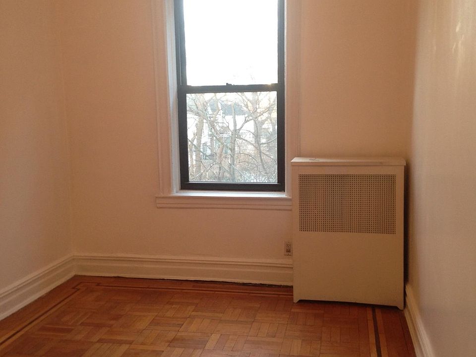 2nd image of 2672 Kennedy Blvd APT 302