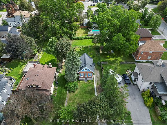 3rd image of 12 Mill St