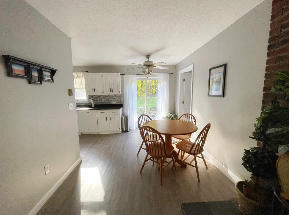 2 bed, 1.5 bath, 1008 sqft, $2,600 — Photo 3