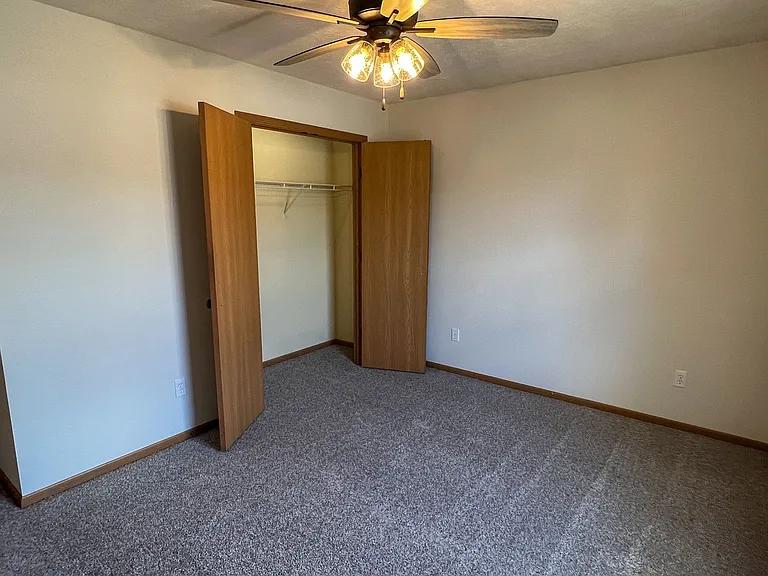 2944 W Swallow St — Photo 6