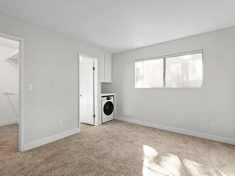 Topanga Canyon Apartments — Photo 19