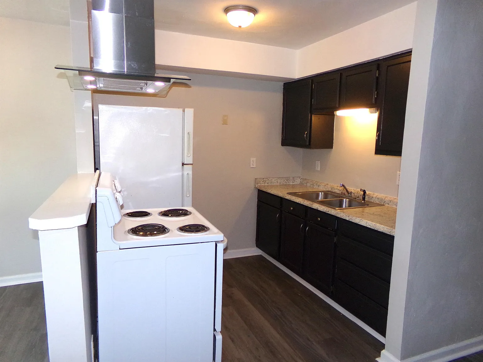 West 32nd Street (415) - 1 — Photo 3