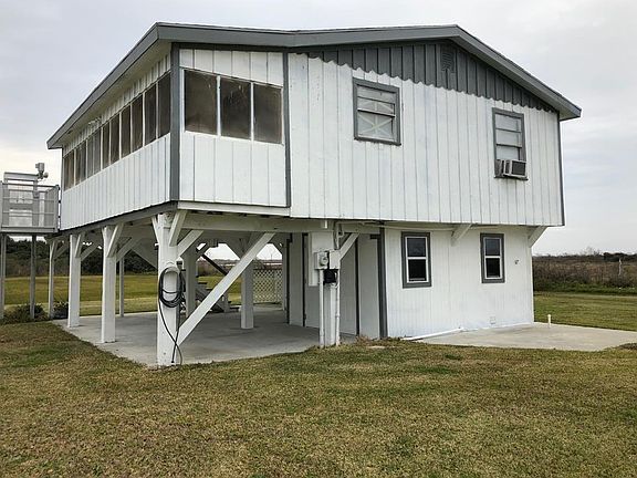 3rd image of 1320 Bahama Ln