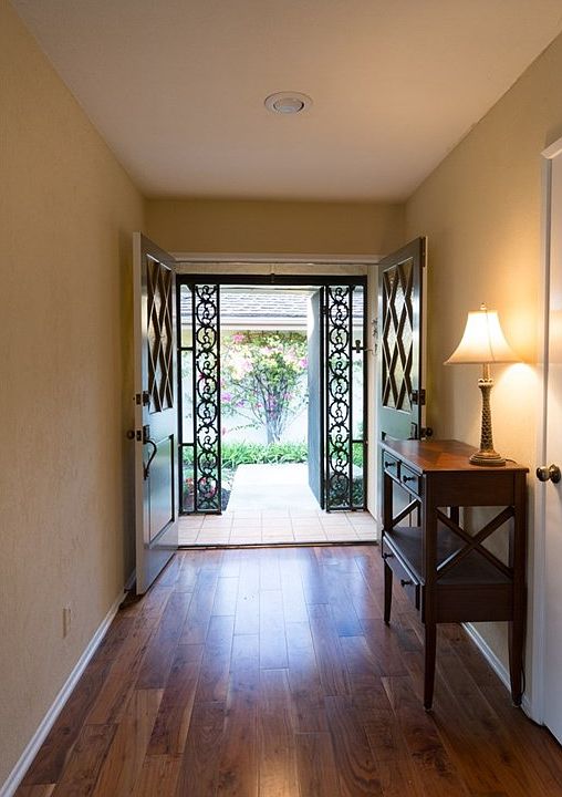 1st image of 27522 Avenida Larga