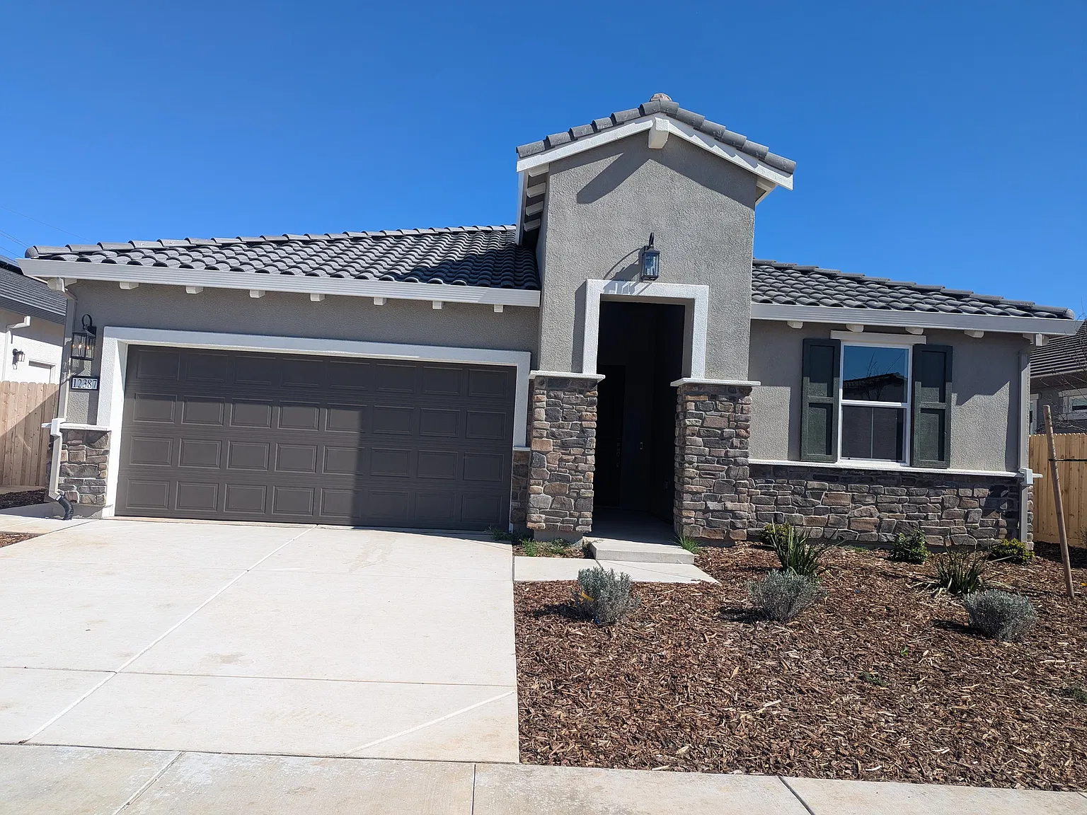 4 bed, 2080 sqft, $3,595 — Photo 1