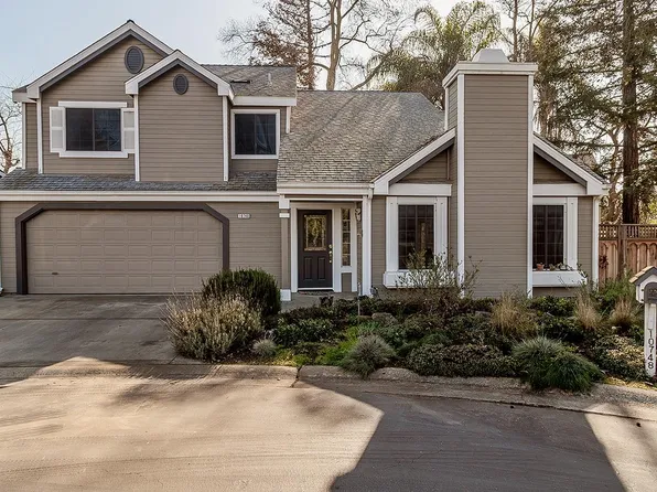 10748 N Windham Bay Cir, Fresno, CA 93730