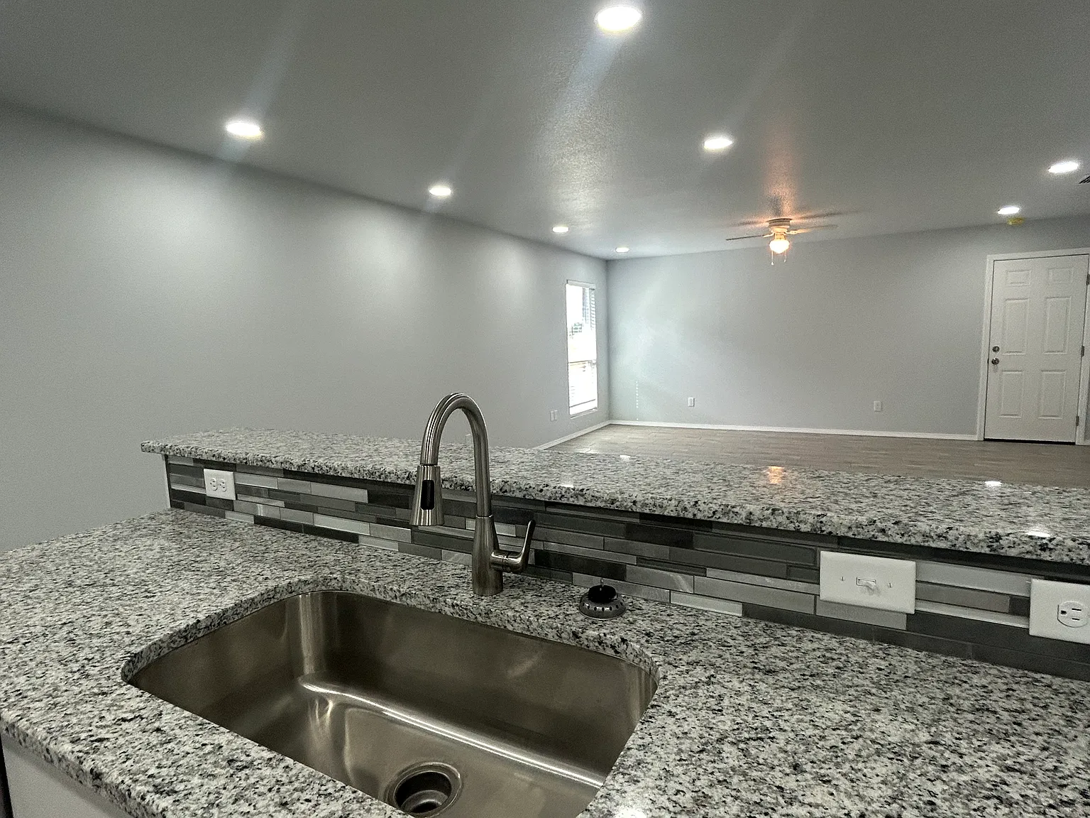 3 bed, 1440 sqft, $1,595 — Photo 3