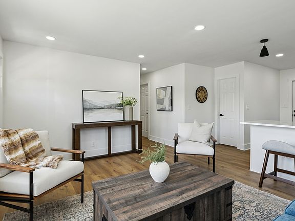 5th image of 4003 Cedar Cir