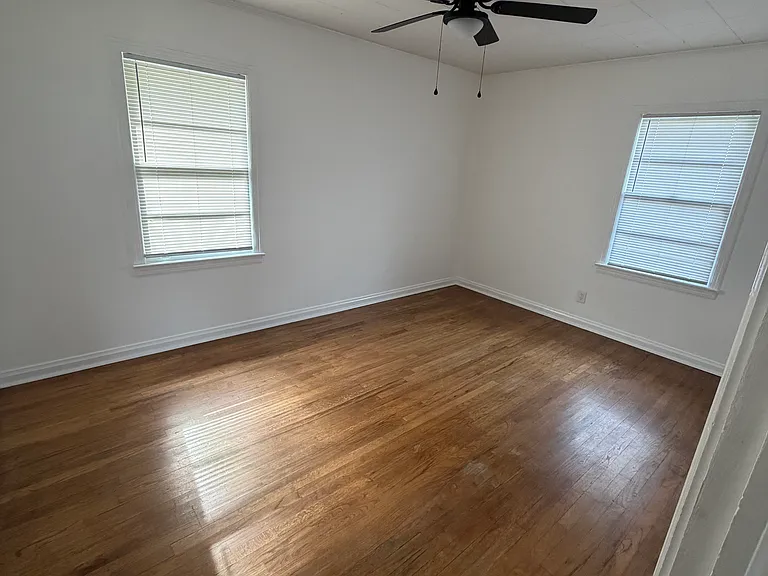 913 N Park Ave — Photo 12