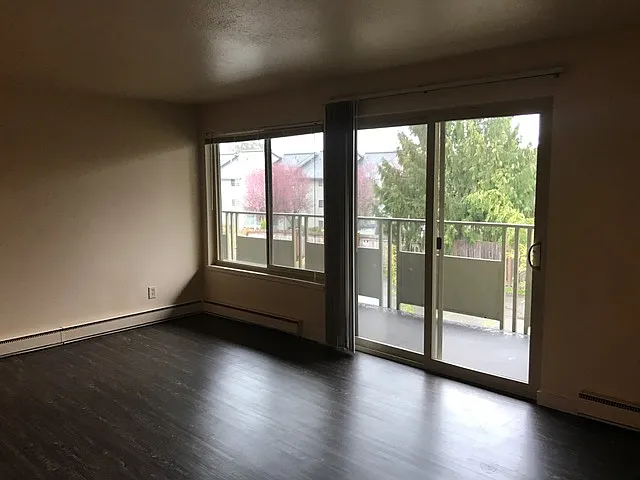 1216 Chestnut St SE #22 — Photo 3