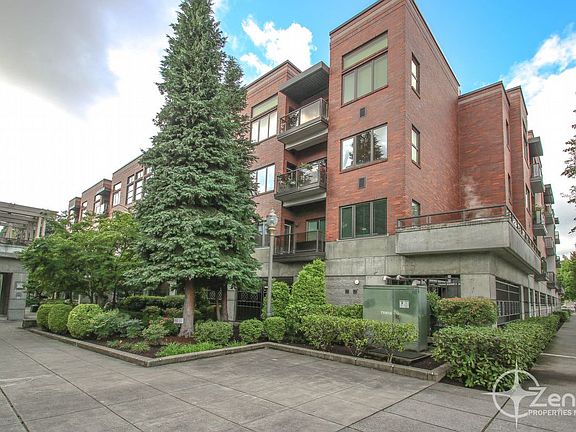2nd image of 400 W 8th St Unit 302
