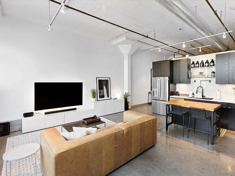730 Stinson Blvd #221 — Photo 4