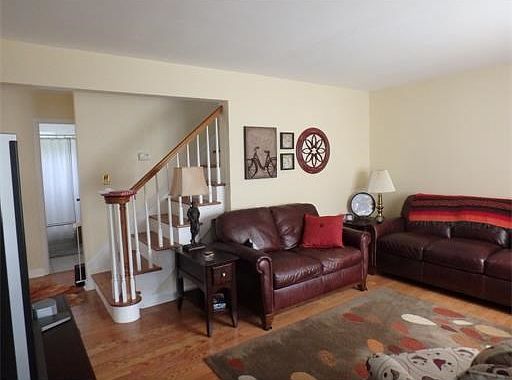 3rd image of 40 Maiden Ln
