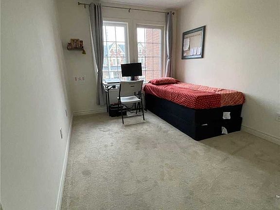 3rd image of 628 Krawchuk Cres
