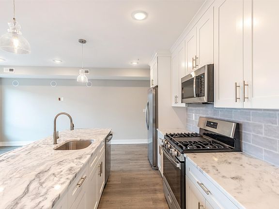 5th image of 1523 N Stillman St Unit 3