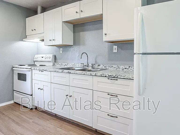 1212 Riverview Dr #B — Photo 6
