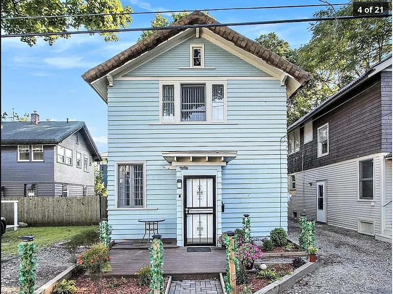 211 Burnham Dr — Photo 17