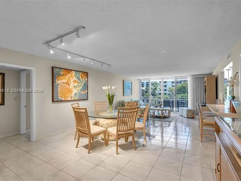 600 Grapetree Dr #4DS — Photo 3