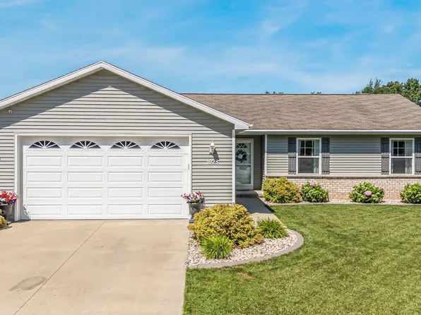 1028 Durham Ln, Menasha, WI 54952