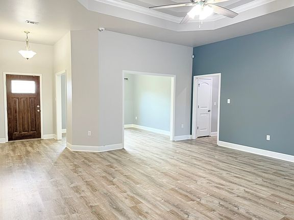 4th image of 4 Canterbury Ln
