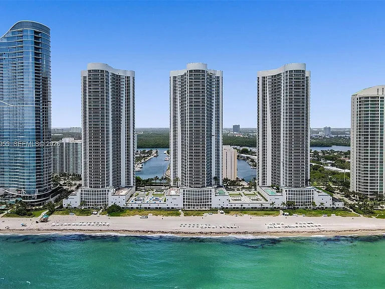 16001 Collins Ave #805 — Photo 40