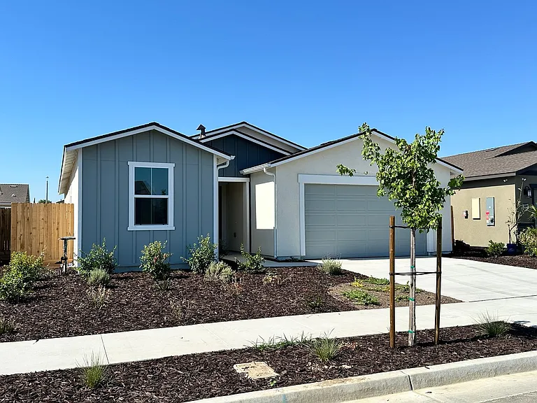 3949 W Sunnyview Ave — Photo 1