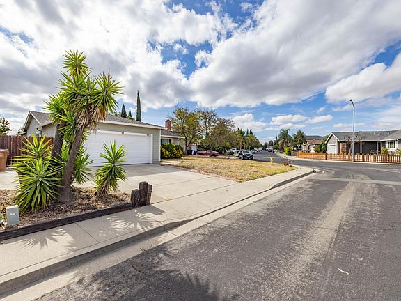 3rd image of 4400 Blanc Ct