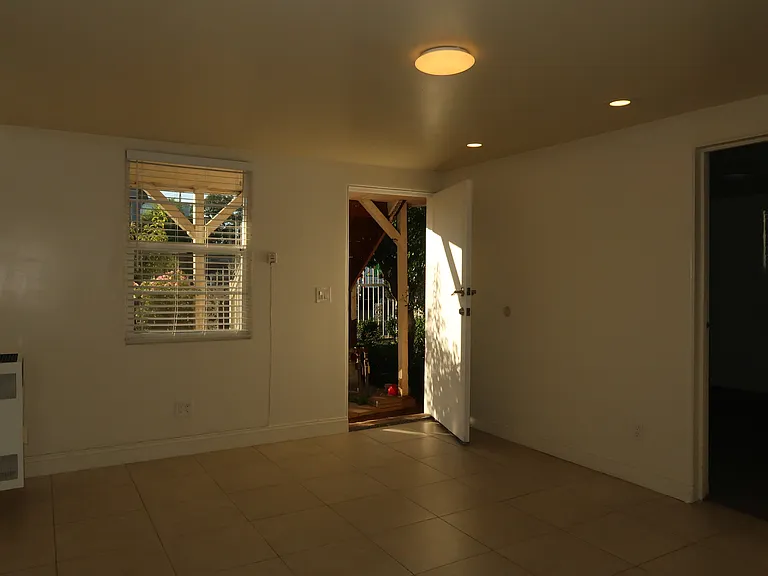 1050 44th Ave — Photo 20