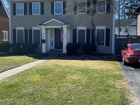 679 Oak Ave, Birmingham, MI 48009