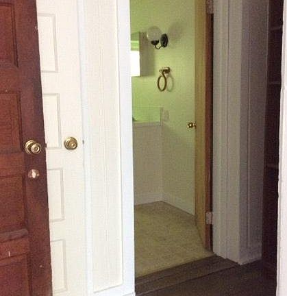 4th image of 107 S Genessee St APT C